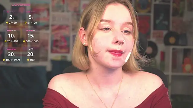 Snapshot of AdeleLoomis chatting on 03.19.25 AdeleLoomis online show from 03.19.25