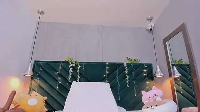 pamelajons  online show from 01.17.25