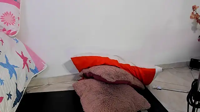 Maia W10 online show from 02.06.25