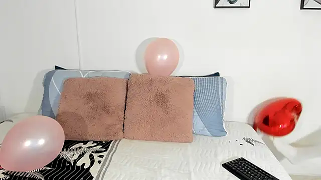 Maia W10 online show from 03.17.25