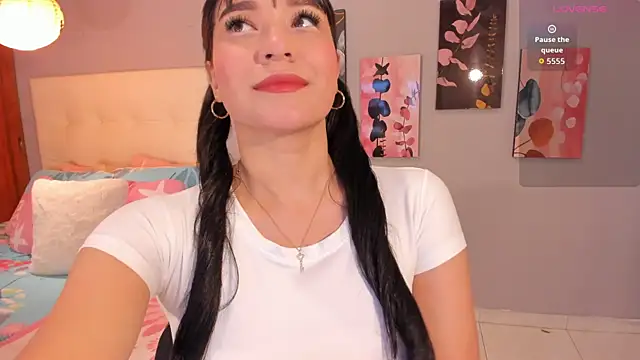 Maia W10 online show from 11.24.25