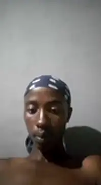 Snapshot of VibrantDick chatting on 03.08.25 VibrantDick online show from 03.08.25