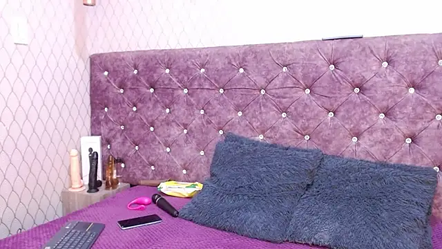 VALENTINA3x online show from 11.30.25