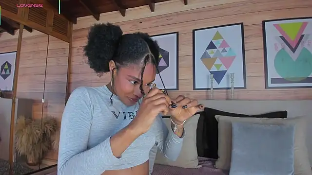 AriaFoster online show from 04.12.26