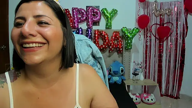 Snapshot of AngeleRoux chatting on 02.21.25 AngeleRoux online show from 02.21.25