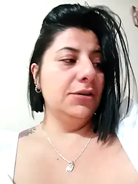 Snapshot of AngeleRoux chatting on 11.01.25 AngeleRoux online show from 11.01.25