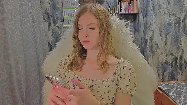 JuxxxsyBunx online show from 11.04.25