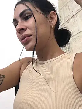 Snapshot of hotroommates chatting on 11.20.25 hotroommates online show from 11.20.25