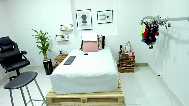 Snapshot of afrodita_martinez chatting on 01.08.25 afrodita martinez online show from 01.08.25