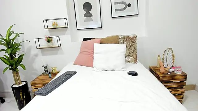 Snapshot of afrodita_martinez chatting on 01.28.25 afrodita martinez online show from 01.28.25