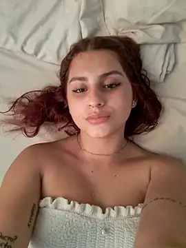 Snapshot of Luu_Princess chatting on 02.26.25 Luu Princess online show from 02.26.25