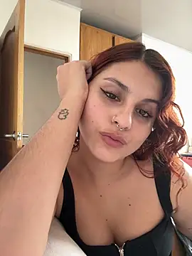 Snapshot of Luu_Princess chatting on 03.22.25 Luu Princess online show from 03.22.25