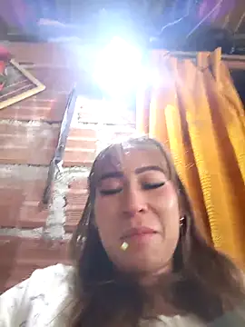 Snapshot of samy-blonde chatting on 03.12.25 samy-blonde online show from 03.12.25