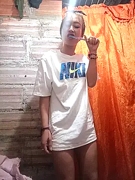 Snapshot of samy-blonde chatting on 03.14.25 samy-blonde online show from 03.14.25