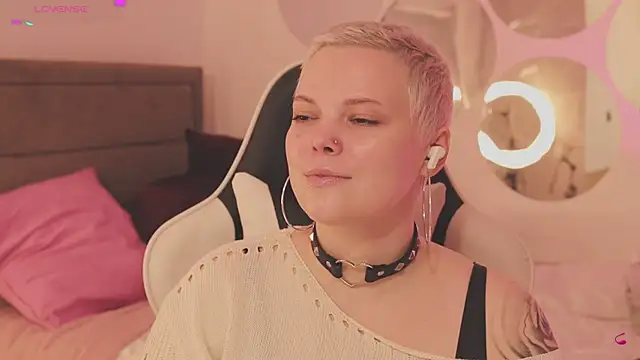 LikaBerry1 online show from 01.18.26