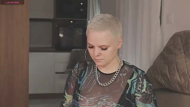 LikaBerry1 online show from 04.14.26