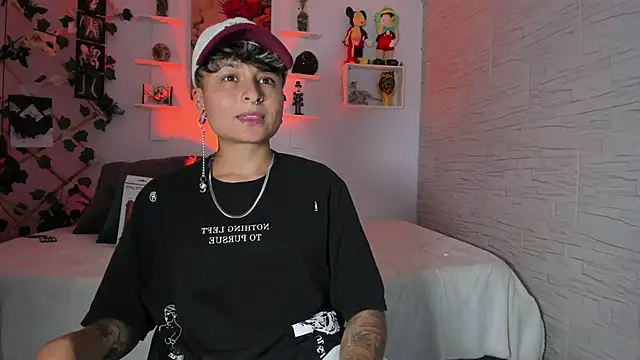 ZuryRamirez  online show from 10.24.25