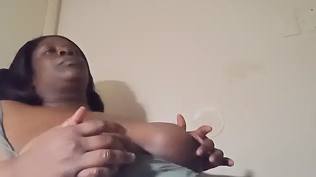 whitwhit86 online show from 09.13.25