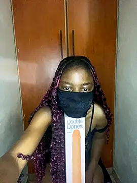 Snapshot of alicia_loveraw chatting on 10.05.25 alicia loveraw online show from 10.05.25