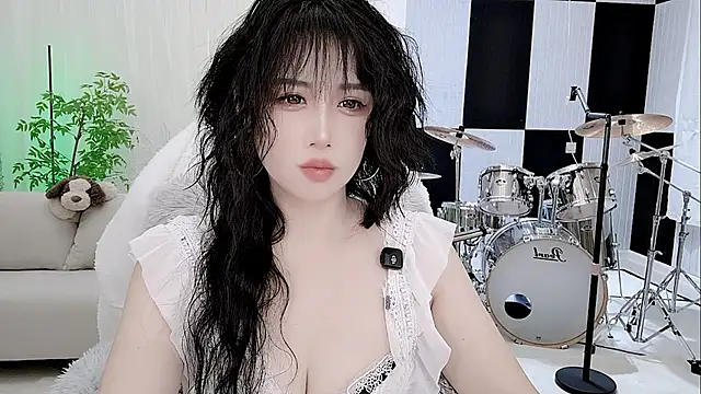 Vaness-a online show from 10.16.25