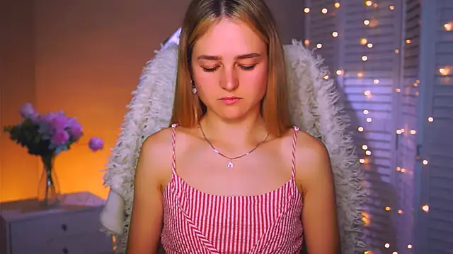 DeboraLarson online show from 10.04.25