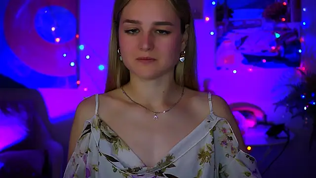 DeboraLarson online show from 10.11.25