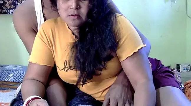 Snapshot of Couple_For_You18 chatting on 12.22.24 Couple For You18 online show from 12.22.24