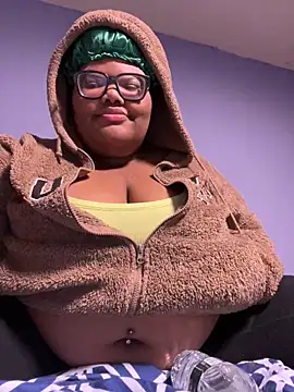 Snapshot of dondivax3 chatting on 02.24.25 dondivax3 online show from 02.24.25