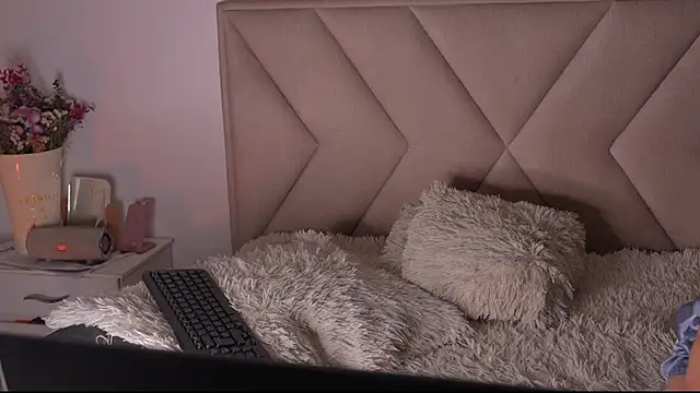 Snapshot of Bonnieshyy chatting on 05.24.26 Bonnieshyy online show from 05.24.26