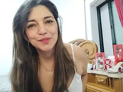Snapshot of Julie_Boronat26 chatting on 06.05.26 Julie Boronat26 online show from 06.05.26