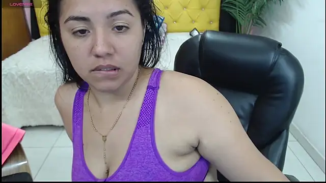 Snapshot of candiapole chatting on 01.09.25 candiapole online show from 01.09.25