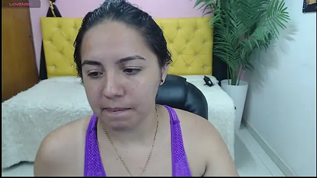 Snapshot of candiapole chatting on 01.10.25 candiapole online show from 01.10.25