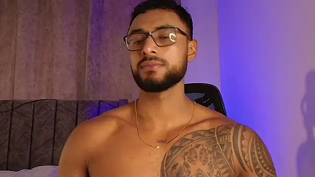 LiamGarcia1 online show from 02.18.25