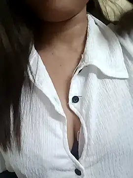 Snapshot of Sajel_000 chatting on 12.18.24 Sajel 000 online show from 12.18.24