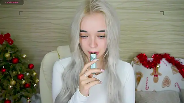 Snapshot of Ashley_S chatting on 01.04.25 Ashley S online show from 01.04.25