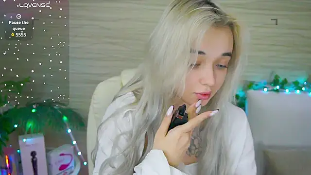 Snapshot of Ashley_S chatting on 02.12.25 Ashley S online show from 02.12.25