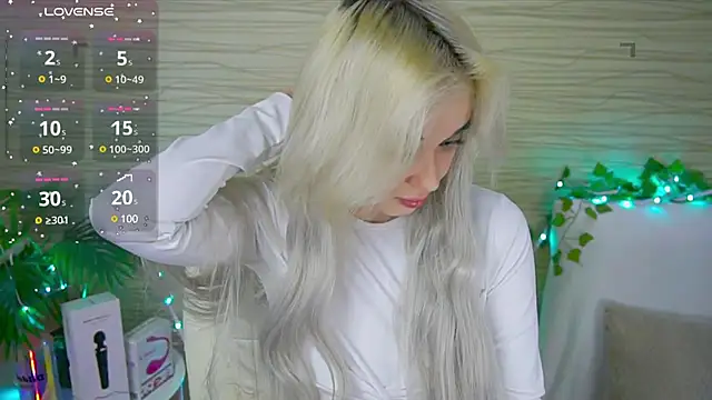 Snapshot of Ashley_S chatting on 02.18.25 Ashley S online show from 02.18.25