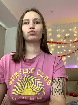 HotCaramellsTV online show from 10.22.25