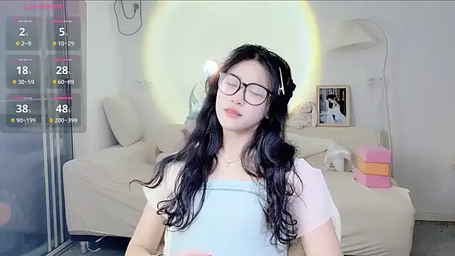 Snapshot of Luminous163 chatting on 10.15.25 Luminous163 online show from 10.15.25