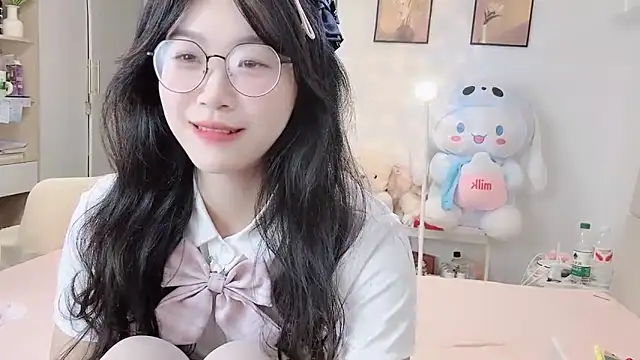 Snapshot of Luminous163 chatting on 11.09.25 Luminous163 online show from 11.09.25