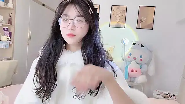 Snapshot of Luminous163 chatting on 12.14.25 Luminous163 online show from 12.14.25