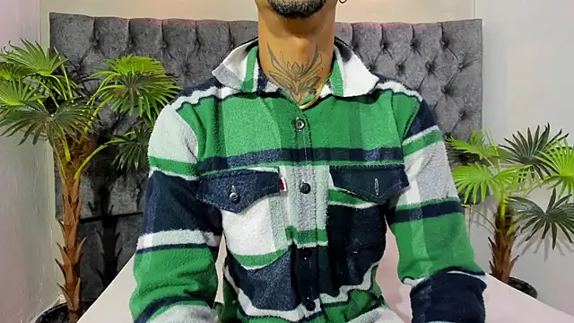 Snapshot of Salomon_koude chatting on 04.14.26 Salomon koude online show from 04.14.26