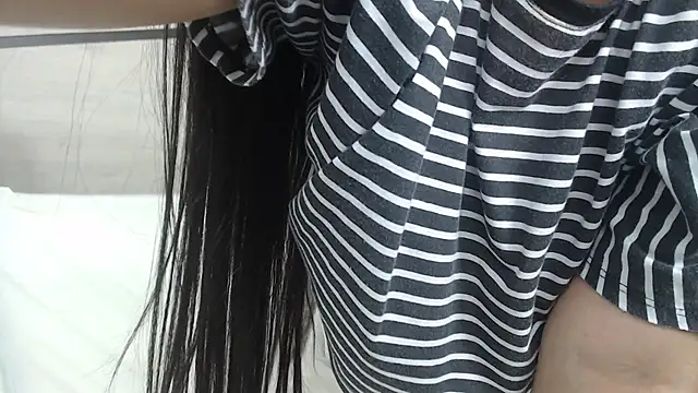 Snapshot of sussy_leon chatting on 12.21.24 sussy leon online show from 12.21.24