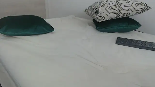 Snapshot of sussy_leon chatting on 12.23.24 sussy leon online show from 12.23.24