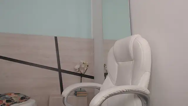 Snapshot of sussy_leon chatting on 01.18.25 sussy leon online show from 01.18.25