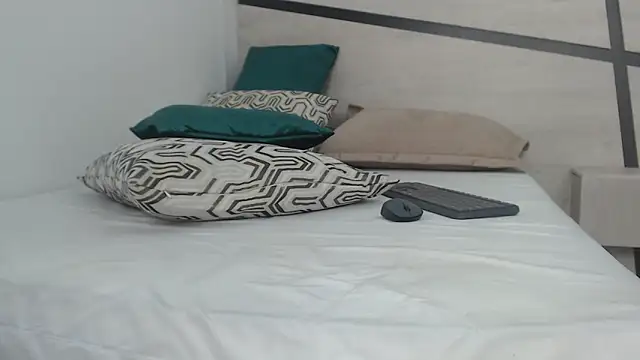 Snapshot of sussy_leon chatting on 01.28.25 sussy leon online show from 01.28.25