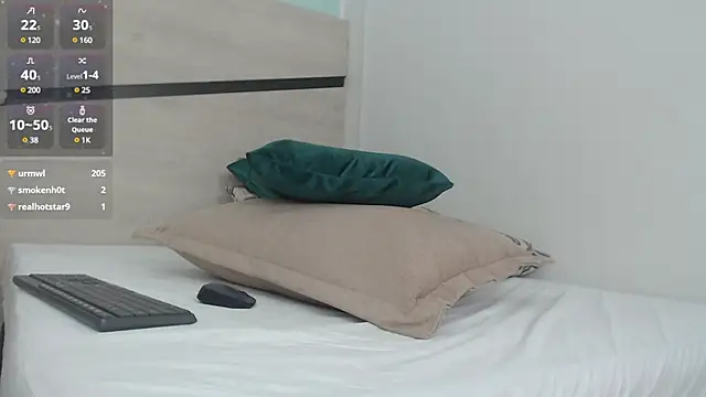 Snapshot of sussy_leon chatting on 03.10.25 sussy leon online show from 03.10.25