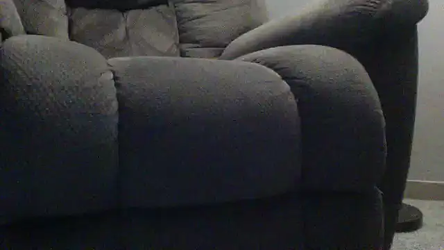 Snapshot of dirtything4u chatting on 10.10.25 dirtything4u online show from 10.10.25