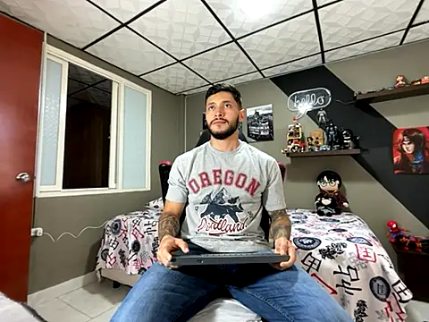 Snapshot of marcel_crawford96 chatting on 09.28.25 marcel crawford96 online show from 09.28.25