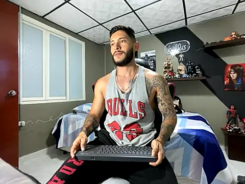 Snapshot of marcel_crawford96 chatting on 11.25.25 marcel crawford96 online show from 11.25.25